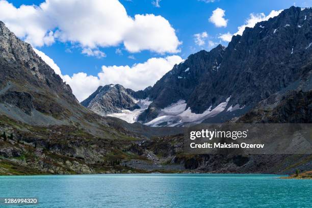 kuiguk lake in altai mountains, russia - altai mountains bildbanksfoton och bilder