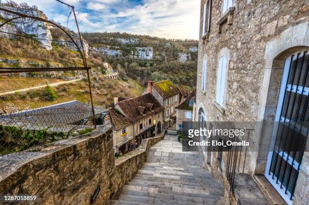 法國羅卡馬杜爾中世紀村莊的街道 - rocamadour 個照片及圖片檔