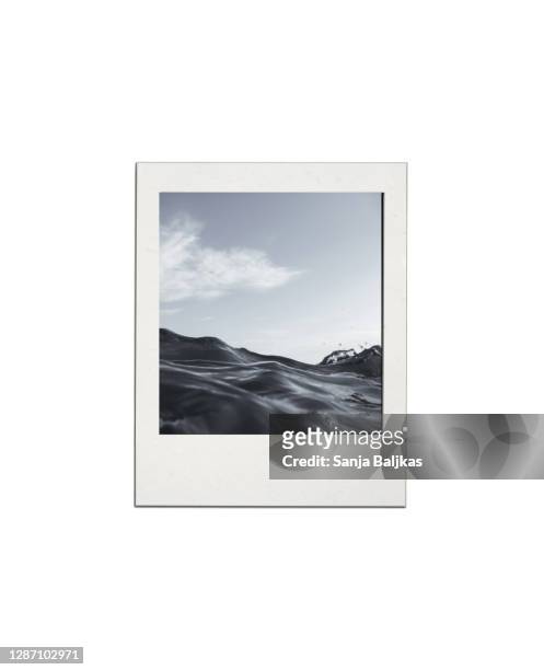polaroid sea and sky - photo frame ストックフ�ォトと画像