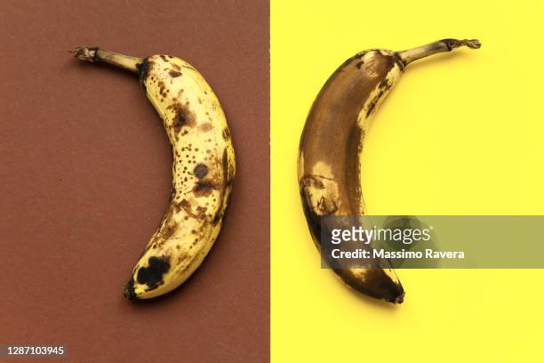 ripe bananas - braun stock-fotos und bilder