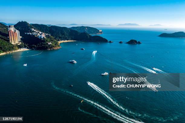 drone view van repulse bay in hong kong - zuid china stockfoto's en -beelden