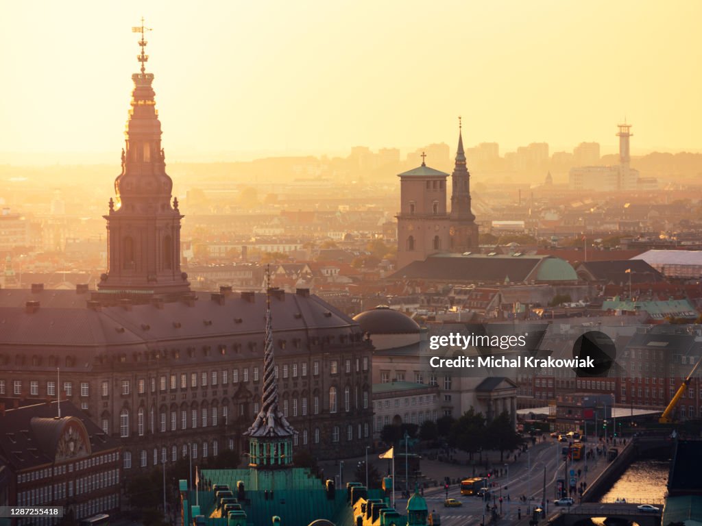 Schloss Christianborg, Kathedrale, Rathaus und alte Börse in Kopenhagen.