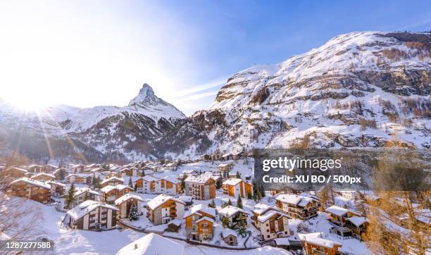 scenic view of snowcapped mountains against sky,zermatt,switzerland - schweiz stadt landschaft stock-fotos und bilder