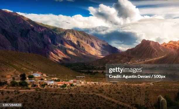 scenic view of mountains against sky,tilcara,jujuy,argentina - província de jujuy imagens e fotografias de stock