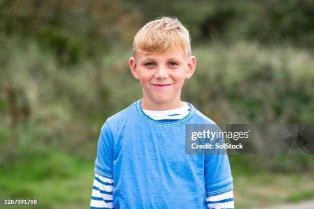 portrait of a young caucasian boy - primary age child stock pictures, royalty-free photos & images