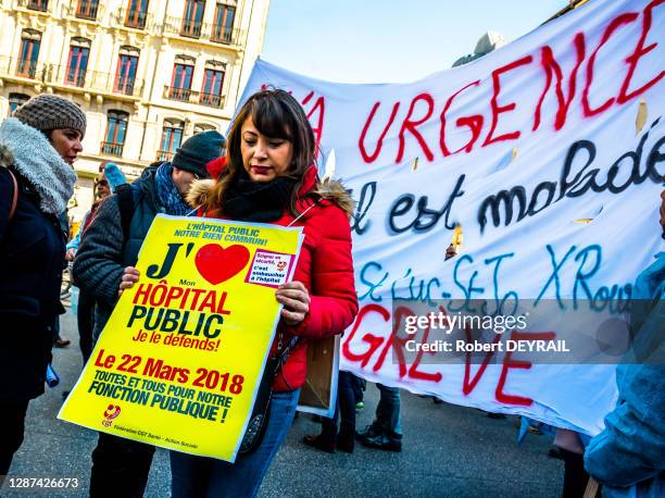 Les agents hospitaliers manifestent lors de la journée d'action de la fonction publique le 22 mars 2018, à Lyon, France.