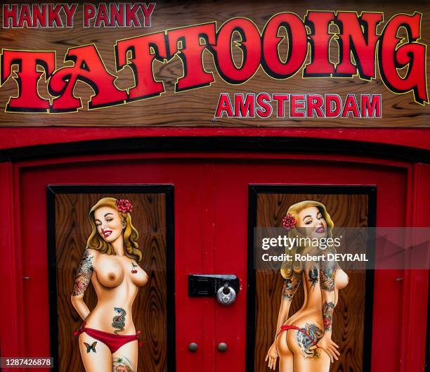 Boutique de tatoueur dans le Quartier Rouge , 26 avril 2018 Amsterdam, Pays-Bas.