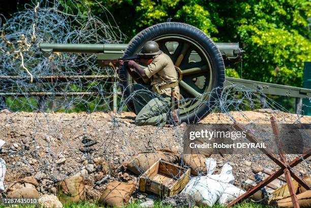 Evocation historique de la campagne d'Italie de 1943 avec le canon 75 modifié de 1938 lors du centième anniversaire des Régiments d'Artillerie...