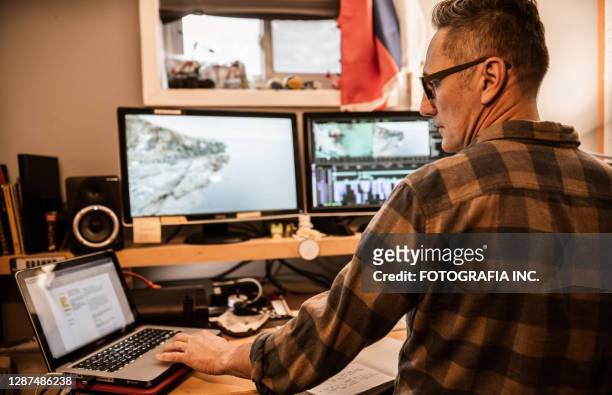male video editor working at home - editing room stock pictures, royalty-free photos & images