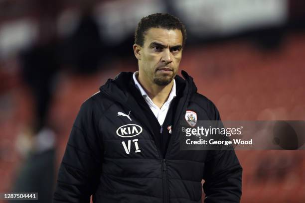 Valerien Ismael, head coach of Barnsley looks on during the Sky Bet Championship match between Barnsley and Brentford at Oakwell Stadium on November...