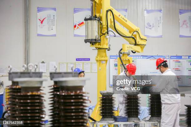 Transformer Assembly Line Transformer Manufacturing Photos and Premium High Res Pictures - Getty ...