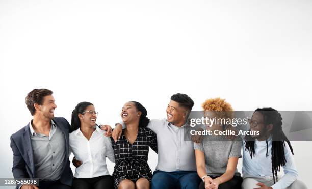 wir sind alle gewinner hier - woman smiling white background stock-fotos und bilder