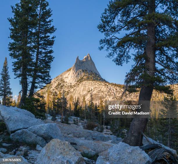 cathedral peak, yosemite national park - cathedral imagens e fotografias de stock