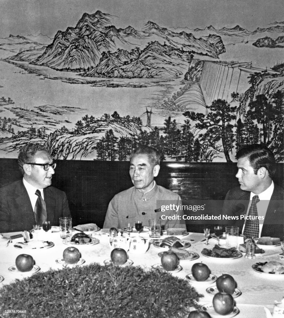 Kissinger, Zhou, & Chapin Attend Banquet