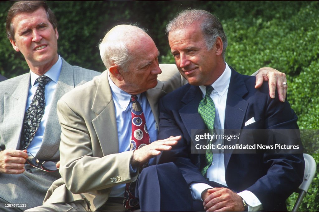 Brooks and Biden at the announcement for US President Bill Clinton’s Anti-Crime Initiative