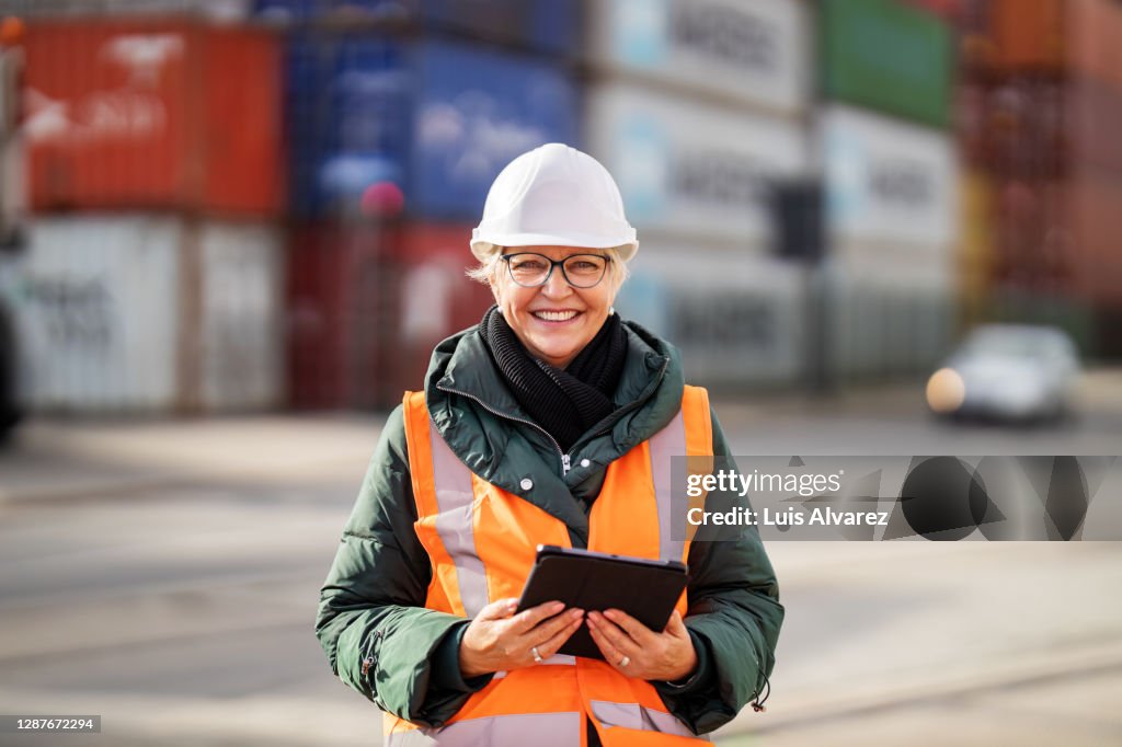 Senior engineer at container warehouse