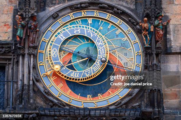 Medevil Clock Image Medieval Clock Photos and Premium High Res Pictures - Getty Images
