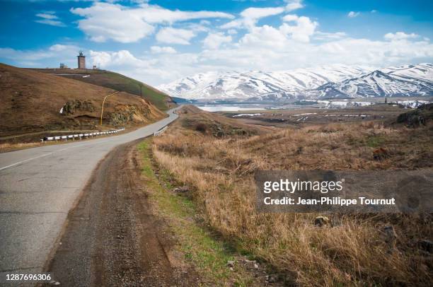 winding mountain road in the zangezur mountains, between vayk and goris, south caucasus, syunik province, armenia - semi arid stock pictures, royalty-free photos & images