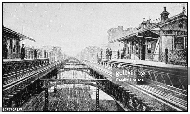 stockillustraties, clipart, cartoons en iconen met antieke zwart-wit foto van new york: third avenue elevated railroad - spoorwegovergang