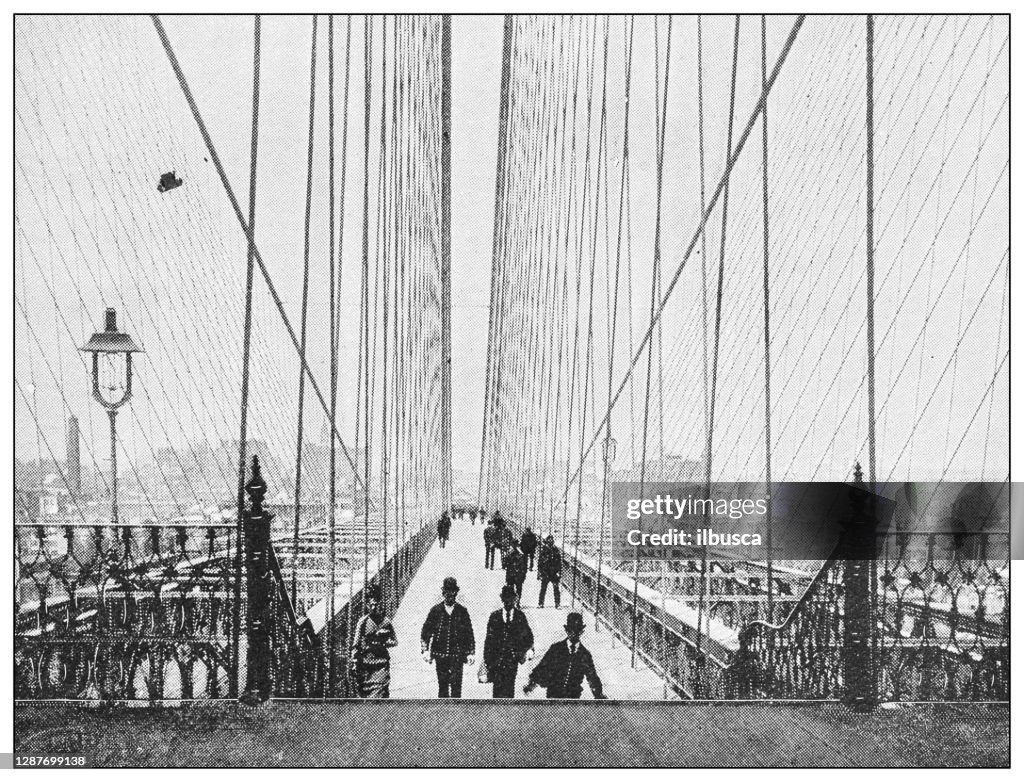 Antikes Schwarz-Weiß-Foto von New York: BROOKLYN BRIDGE PROMENADE