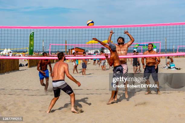 La plage de Mauguio-Carnon avec son nouveau Carré Sport de 4000 mètres carrés devient la plus grande aire française pour la pratique du multisports...