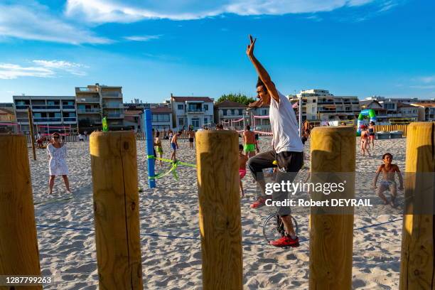 La plage de Mauguio-Carnon avec son nouveau Carré Sport de 4000 mètres carrés devient la plus grande aire française pour la pratique du multisports...