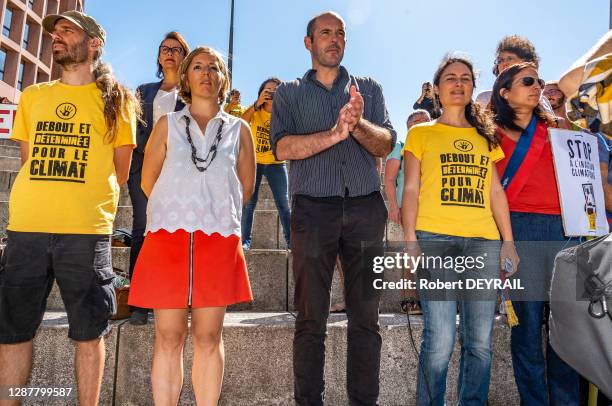 L'appel des organisations Attack, Action Cop 21, Alternatiba, et soutenues par par Cécile Duflot, directrice générale d'Oxam France, plusieurs...