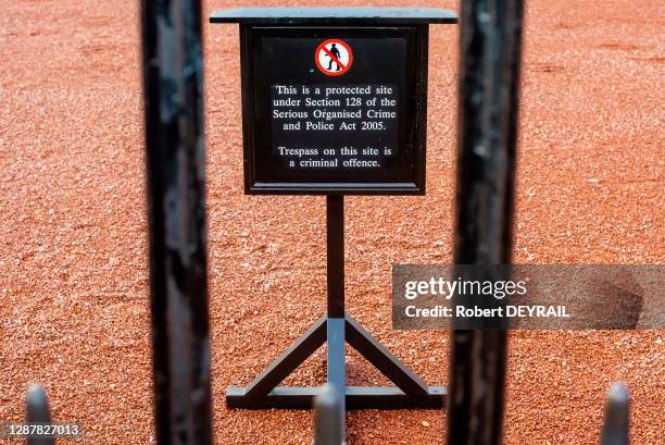 Panneau avertissant Buckingham Palace est interdit au public le 11 Décembre 2019 à Londres, Royaume-Uni.