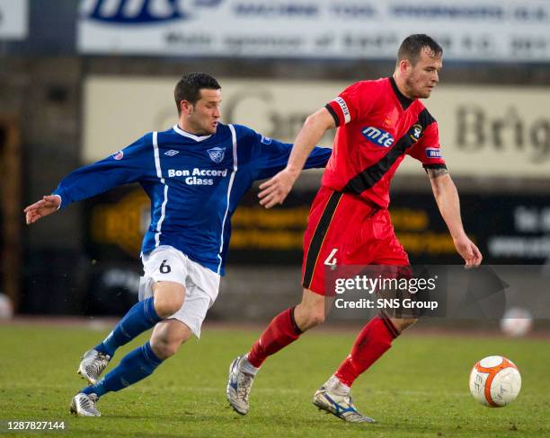 V PETERHEAD.BAYVIEW - AYR.Dean Cowie gives chase to East Fife's David Muir