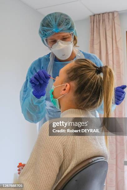 Opération de dépistage du coronavirus COVID-19 à l'EPHAD "La Maison d'Annie" à Saint-Victor-Sur-Loire afin de tester les résidents et le personnel...