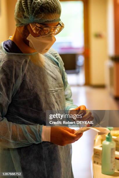 Opération de dépistage du coronavirus COVID-19 à l'EPHAD "La Maison d'Annie" à Saint-Victor-Sur-Loire afin de tester les résidents et le personnel...