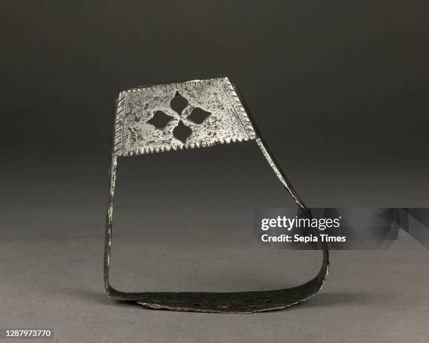 Stirrup, German, first half 15th century, Iron, H. 5 in. ; W. 4 3/4 in. ; D. 1 7/8 in. ; Wt. 6.6 oz. , Equestrian Equipment-Stirrups.