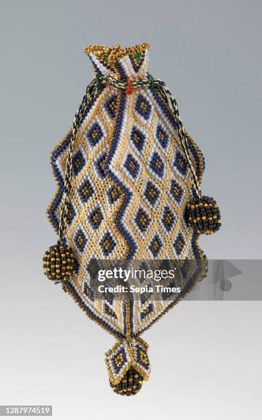 Netted Reticule 90 Reticule Stock Photos, High-Res Pictures, and Images - Getty Images