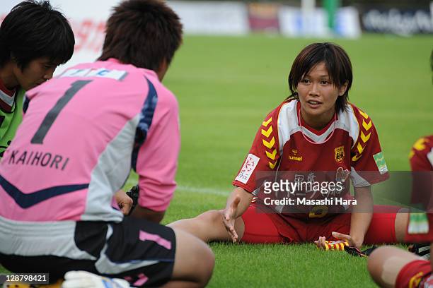 Nahomi Kawasumi of INAC Kobe Leonessa stretches after the Nadeshiko League match between Okayama Yunogo Belle and INAC Kobe Leonessa at Mimasaka...