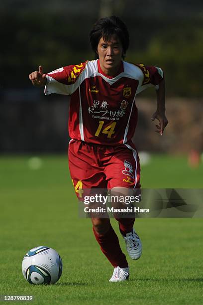 Miwa Yonetu of INAC Kobe Leonessa in action during the Nadeshiko League match between Okayama Yunogo Belle and INAC Kobe Leonessa at Mimasaka Rugby...