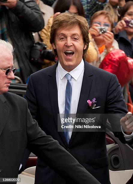 Sir Paul McCartney arrives at the Marylebone Registry Office for his civil ceremony marriage to Nancy Shevell on October 9, 2011 in London, England.