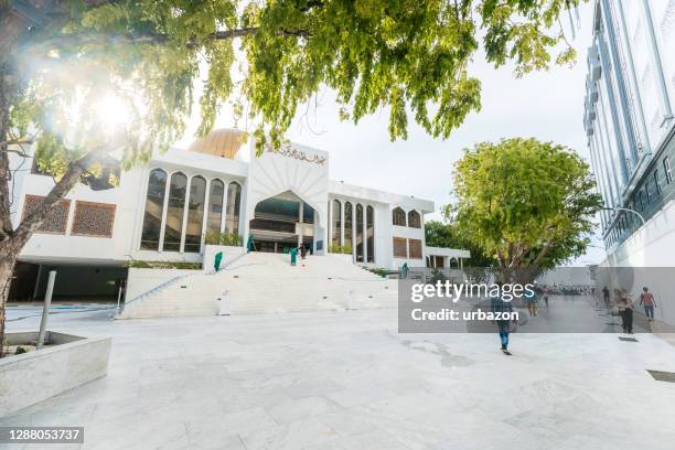 grand friday mosque male, malediven - male maldives stock-fotos und bilder