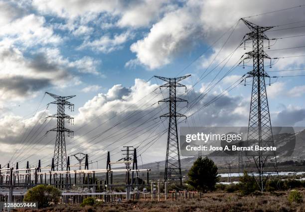 general view of a high voltage power plant. - rede elétrica imagens e fotografias de stock