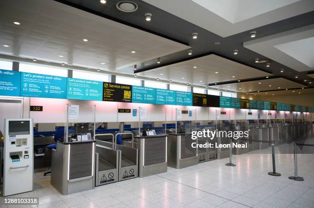 Check In Terminal Gatwick North Terminal Photos and Premium High Res Pictures - Getty Images