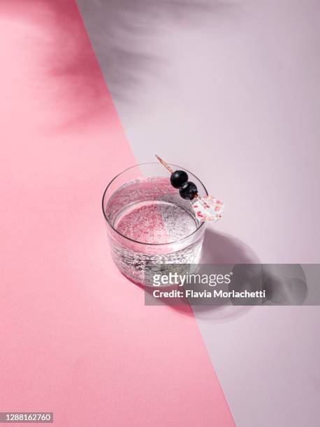 mocktail with blueberry garnish - cocktails water bildbanksfoton och bilder