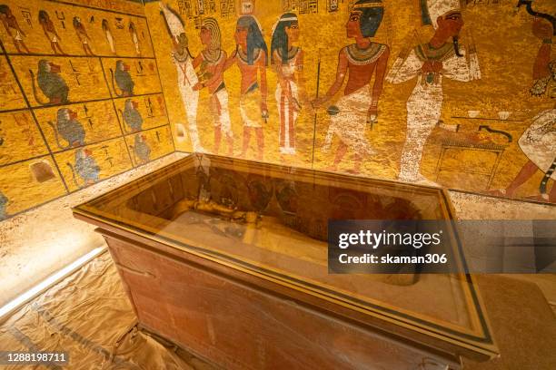 tomb of mummy pharaoh tutankhamun in tombs at valley of the kings at luxor near nile river egypt - tutankhamun stock pictures, royalty-free photos & images