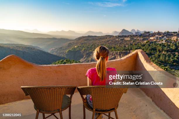 girl admiring the view in oman - nizwa fotografías e imágenes de stock