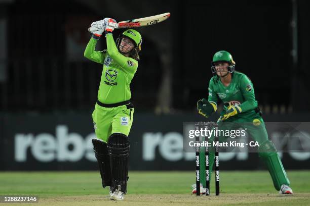 Rachael Haynes of the Thunder bats during the Women's Big Bash League Final between the Melbourne Stars and the Sydney Thunder at North Sydney Oval,...