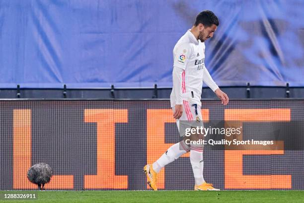 Eden Hazard of Real Madrid reacts after getting injured during the La Liga Santander match between Real Madrid and Deportivo Alaves at Estadio...