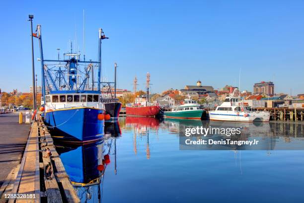 port de new bedford - massachusetts photos et images de collection