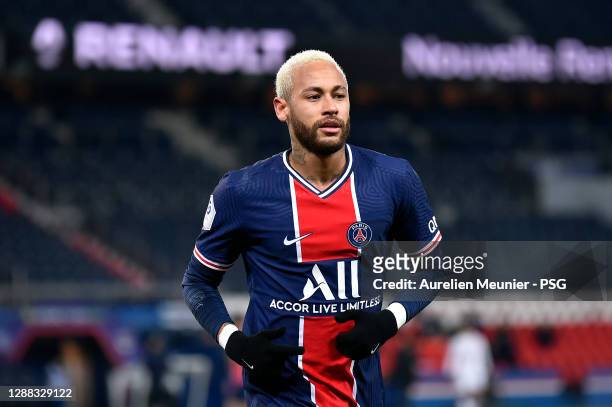 Neymar Jr of Paris Saint-Germain looks on during the Ligue 1 match between Paris Saint-Germain and Girondins Bordeaux at Parc des Princes on November...