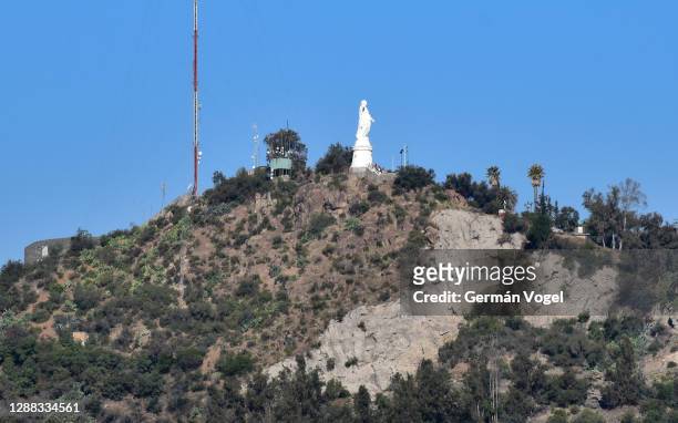 santiago de chile landmark saint mary virgin statue on top of parque metropolitano on san cristobal hill - san cristóbal hill chile stock pictures, royalty-free photos & images