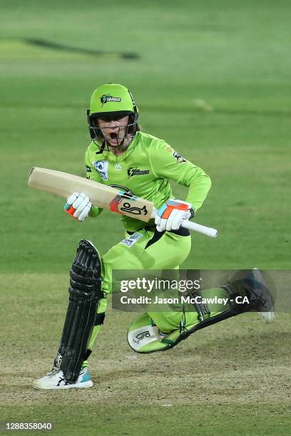 Rachael Haynes of the Thunder bats during the Women's Big Bash League Final between the Melbourne Stars and the Sydney Thunder at North Sydney Oval,...