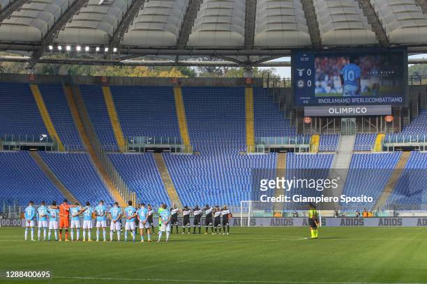Players of SS Lazio and Udinese Calcio pay tribute to Argentine football legend Diego Maradona during the Serie A match between SS Lazio and Udinese...