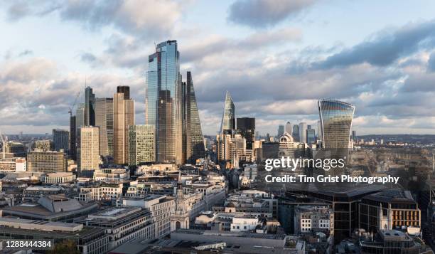 city of london skyline - private equity stock-fotos und bilder